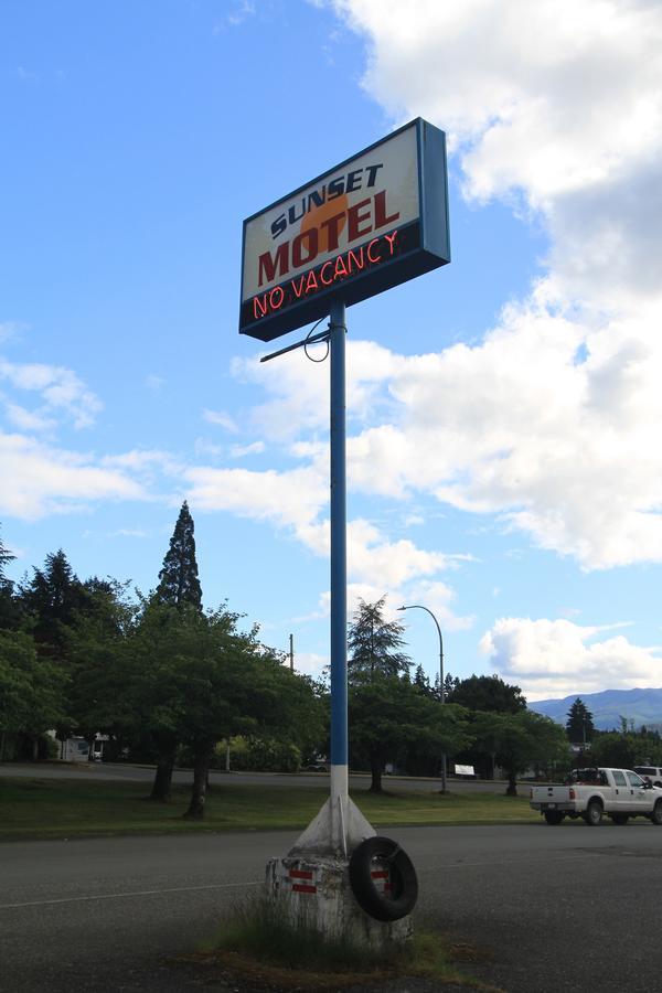 Sunset Motel Port Alberni Exterior photo